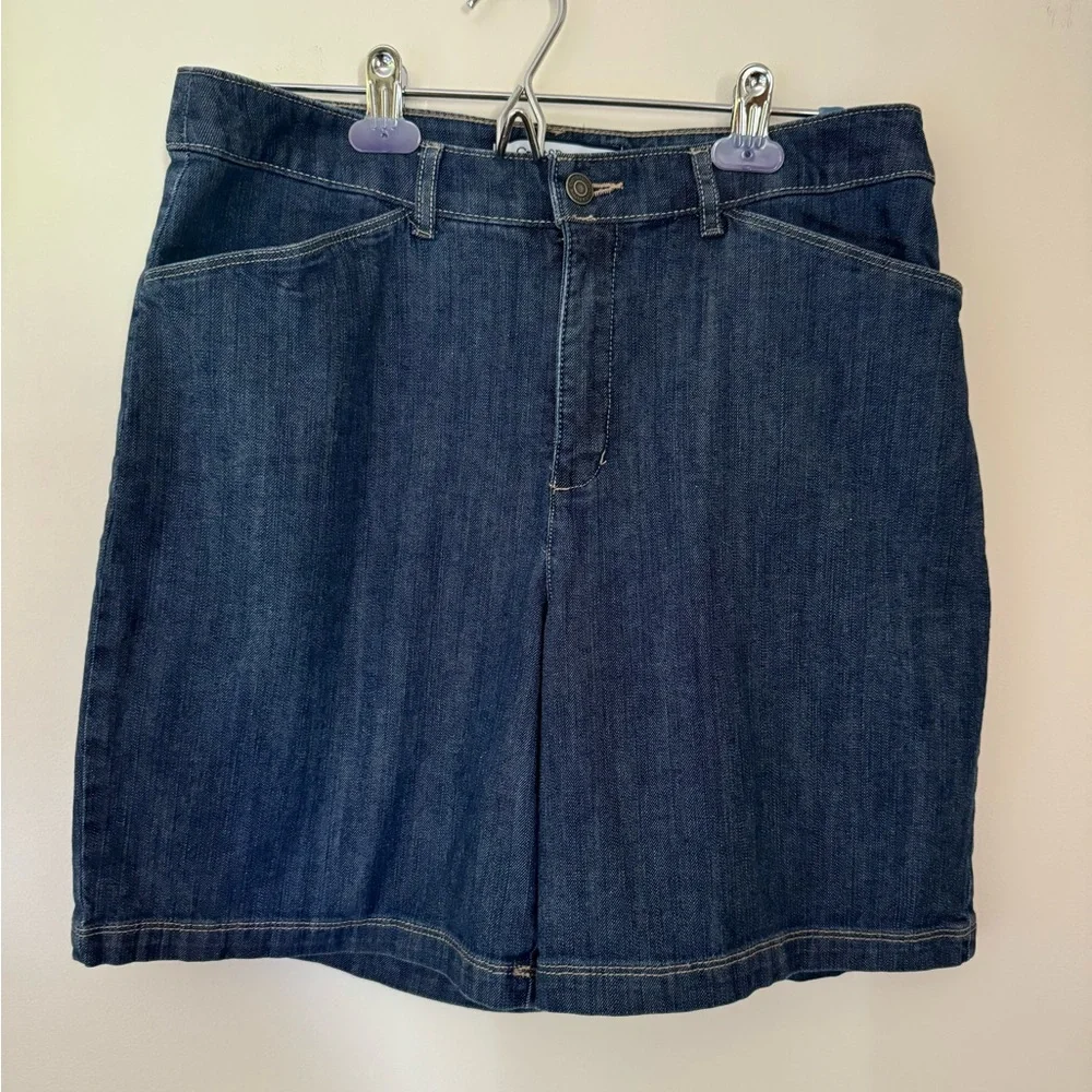 Croft & Barrow Woman’s Denim Shorts, Size 10 - Picture 1 of 2